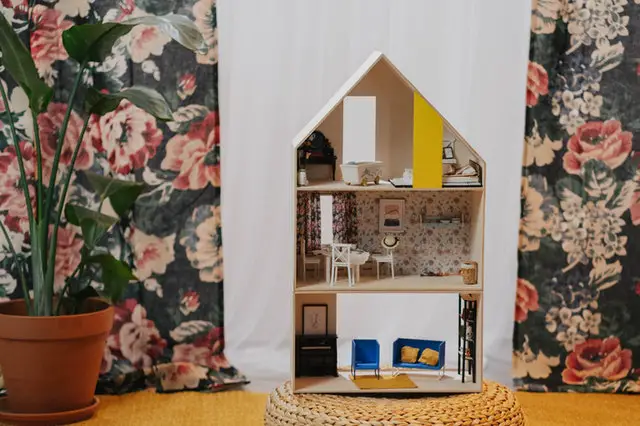 doll house for 4 years old