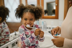 4-year-old brushing teeth