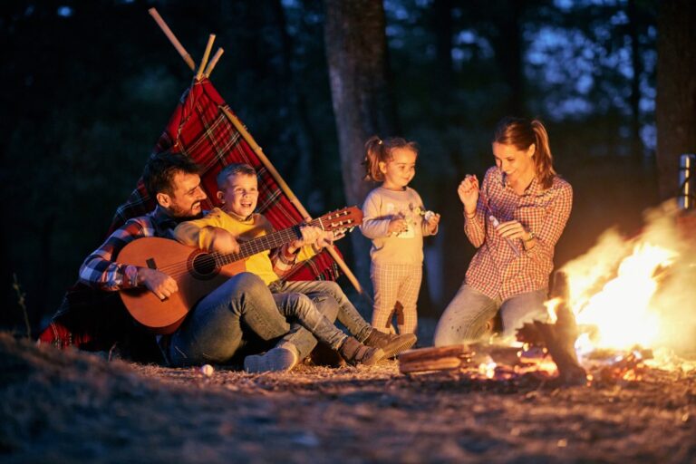 From Campfire Meals to Snacks: Family-Friendly Camping Tips