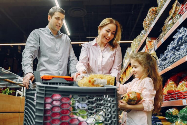 Why Grocery Shopping With Kids Deserves a Medal
