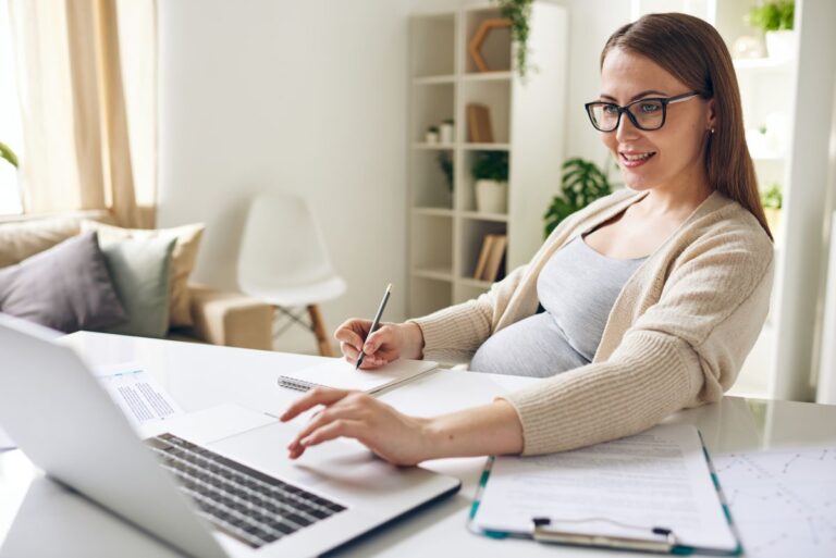 Money-Savvy Mama: 21 Financial Tips Every New Mom Should Know