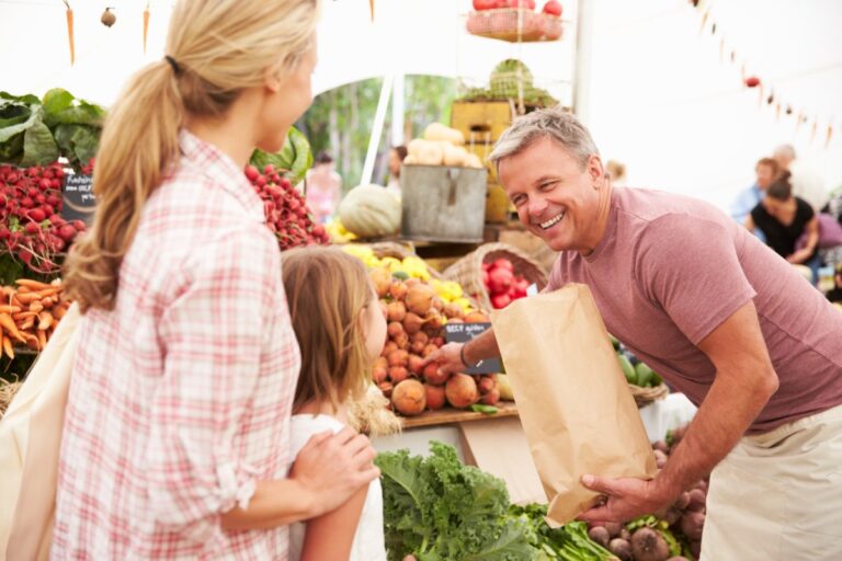 Love Fresh Food? Check Out These 12 Family-Friendly Farmers Markets